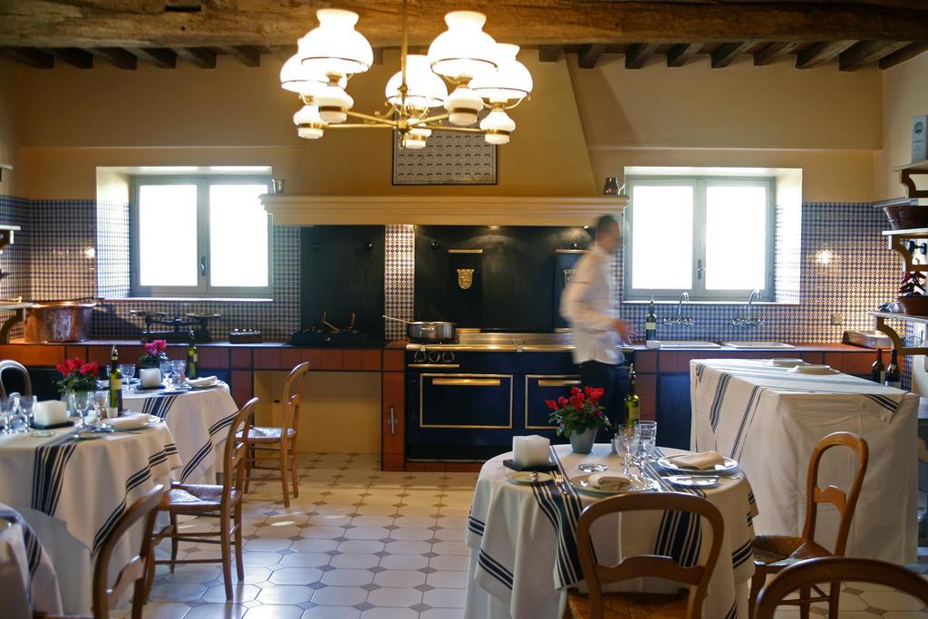 Le Mas De Peint - Hotel Et Restaurant Arles Exterior photo