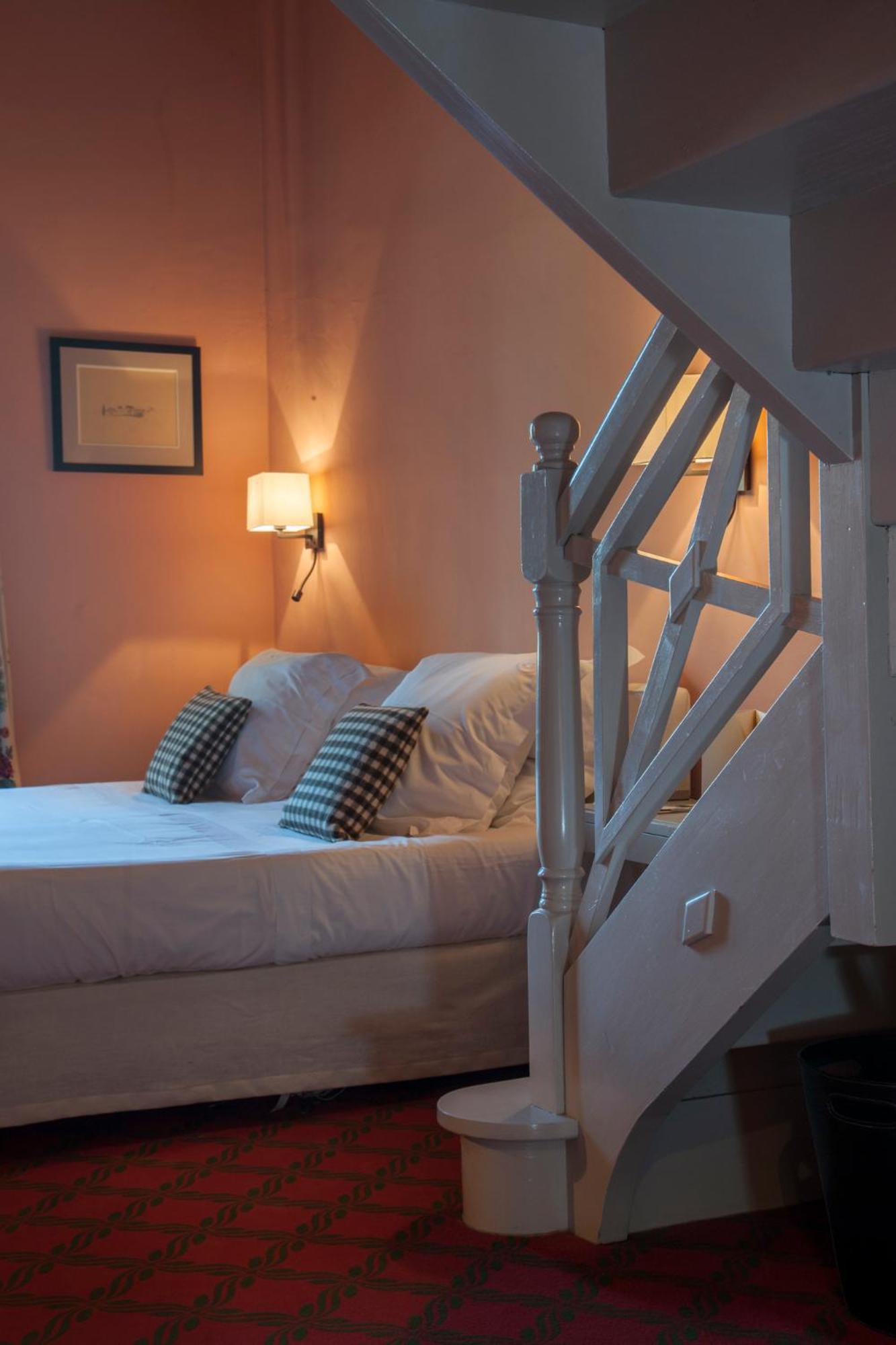 Le Mas De Peint - Hotel Et Restaurant Arles Room photo