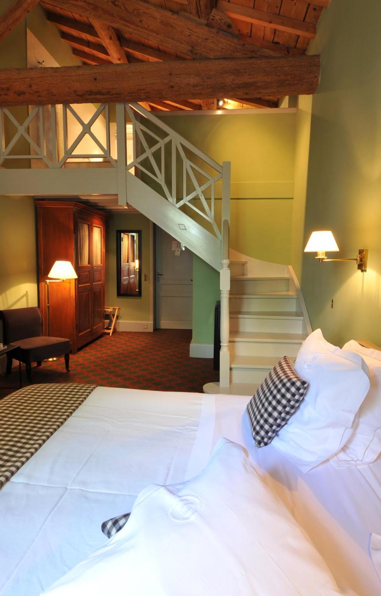 Le Mas De Peint - Hotel Et Restaurant Arles Room photo